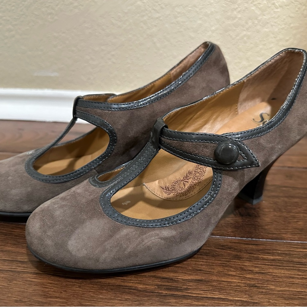 Sofft Mary Jane style retro heels 8